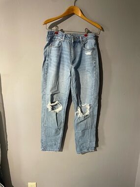 Light Blue Distressed Women’s Jeans 4 short